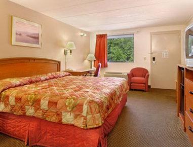 Super 8 by Wyndham Laurel Hotel Bagian luar foto